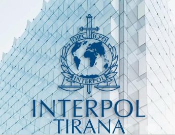 Policia e Shtetit – Kapet në Francë, pjesëtari i një organizate kriminale ndërkombëtare që akuzohet nga SPAK, për trafikimin e mbi 1 ton Cannabis, në Bari