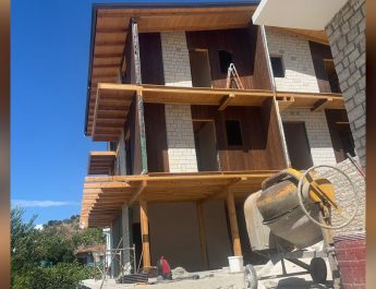 Berat/Kishte ndërtuar pa leje, një objekt trekatësh, arrestohet 30-vjeçari