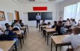 Dibër/Vazhdojnë takimet ndërgjegjësuese në shkolla për rritjen e sigurisë së të rinjve