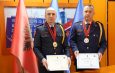 Universiteti i Tiranës akordon Medalje Ari/Argjendi në “Master Ekzekutiv në Kriminalogji”, për 2 punonjësit e Policisë, Drejtues Altin Mena dhe Kryekomisar Oliger Torba