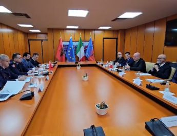 Policia e Shtetit/Kuestori i Romës, Drejtori i Policisë së Kryeqytetit, z. Roberto Massucci, vizitë në Policinë e Shtetit