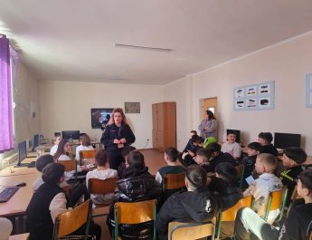 Fier/Vijojnë takimet ndërgjegjësuese me nxënësit, në shkollat 9-vjeçare