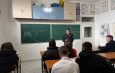 Vlorë – Vijojnë takimet në shkolla, për promovimin e sjelljeve të sigurta për të rinjtë