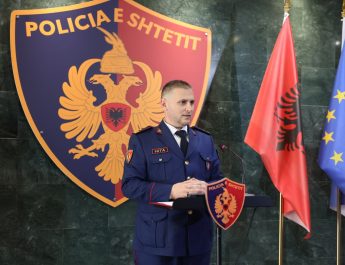 Drejtori i Përgjithshëm Skender Hita vlerëson me Certifikatën e Karrierës, 7 punonjës policie