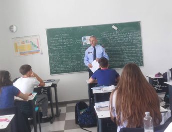 Durrës/Zhvillohet takim me nxënësit e shkollës 9-vjeçare “Ibrahim Kodra”, për sigurinë rrugore