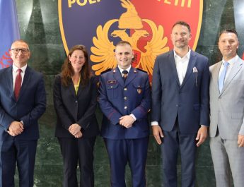 Policia e Shtetit/Ceremoni vlerësimi, me rastin e përfundimit të mandateve në Shqipëri, të zj. Kathryn Hammond dhe z. Jonathan Ellis