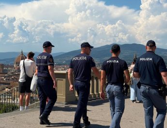 Siguria gjatë sezonit veror, Policia shqiptare në shërbim në Firence