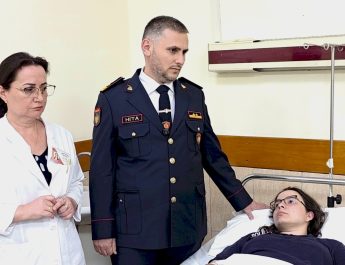 Drejtori i Përgjithshëm viziton sërish në Spitalin e Traumës, efektivët e dëmtuar gjatë tubimit