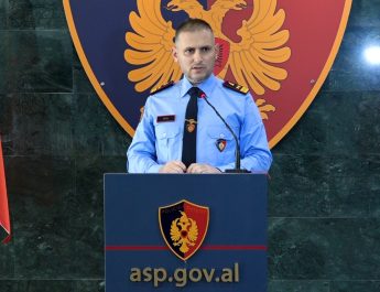 Drejtori i Përgjithshëm Skender Hita, konferencë për shtyp