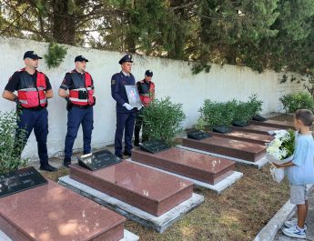 Elbasan/Ceremoni përkujtimore me rastin e 15-vjetorit të rënies në krye të detyrës të Dëshmorit të Policisë së Shtetit, Sabit Xhevahir Caka