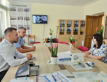 Gjirokastër/Zhvillohen takime me drejtuesit e disa institucioneve arsimore, për sigurinë e nxënësve